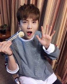 娱乐吃瓜酱刚满十八岁,十八岁青春绽放,揭秘娱乐圈新晋小花 第3张 娱乐吃瓜酱刚满十八岁,十八岁青春绽放,揭秘娱乐圈新晋小花 第3张