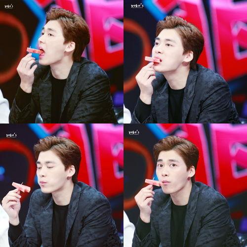 娱乐圈的吃瓜影帝零点看书,影帝吃瓜背后的深度阅读人生 第2张 娱乐圈的吃瓜影帝零点看书,影帝吃瓜背后的深度阅读人生 第2张